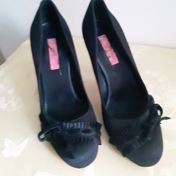 Betsey Johnson Black Pink Bottom Pumps Size 7 1/2 - Picture 3 of 13